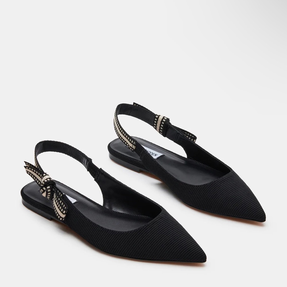 Steve Madden Black Flats with Sleek Slip-On Design